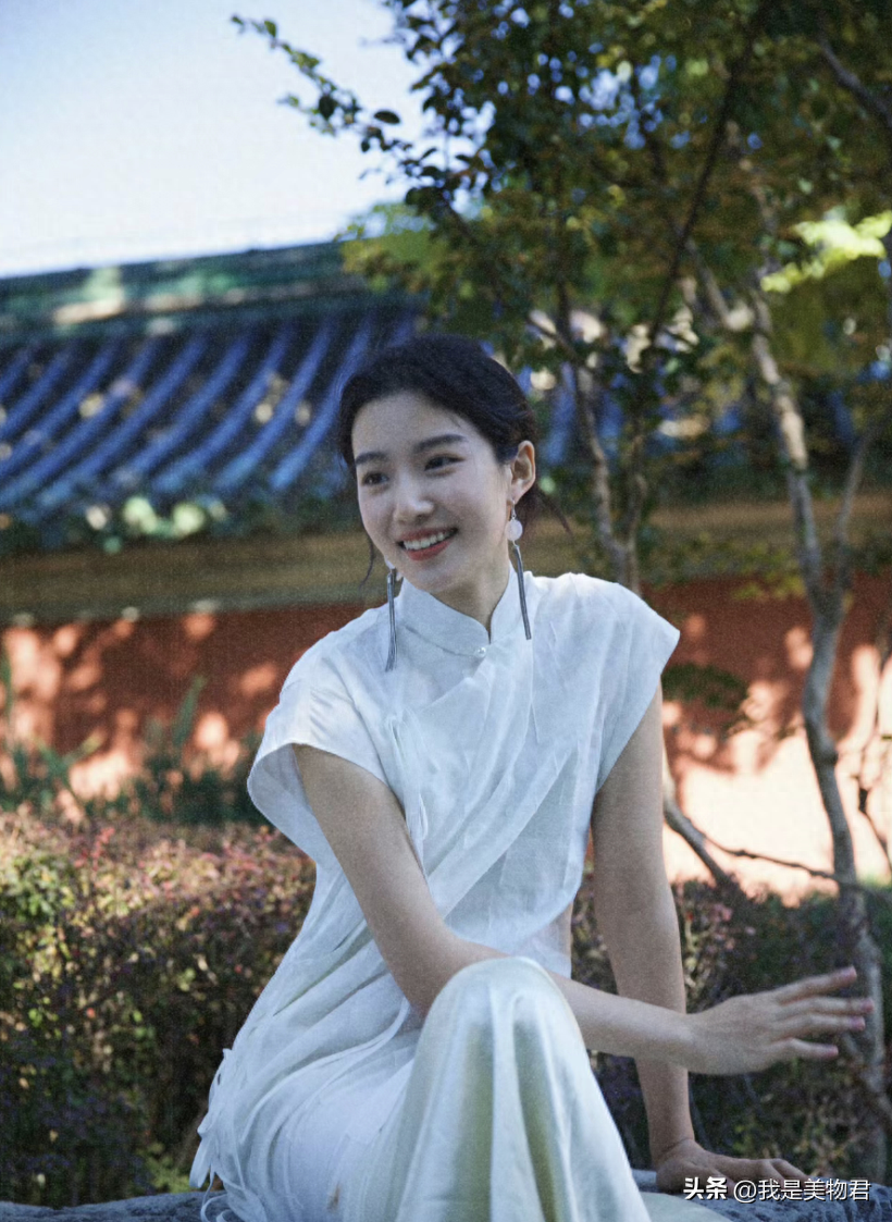 穿中式都是什么气质_明星中式衣服穿搭_