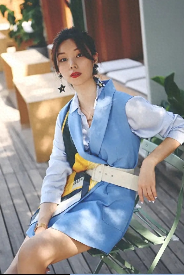 _胸高胸大穿什么衣服好看_胸大穿什么裙子好看
