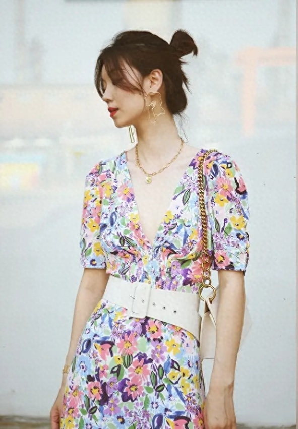 胸高胸大穿什么衣服好看__胸大穿什么裙子好看