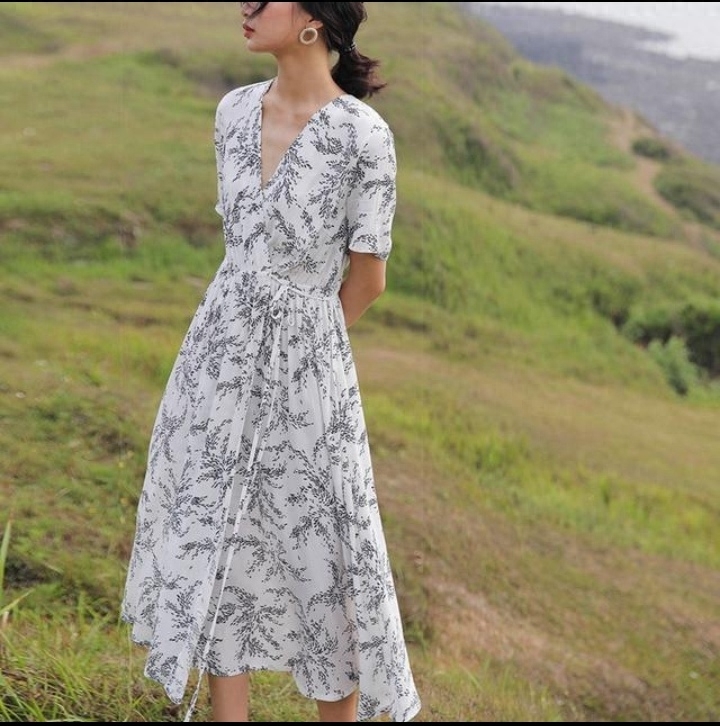 胸高胸大穿什么衣服好看_胸大穿什么裙子好看_